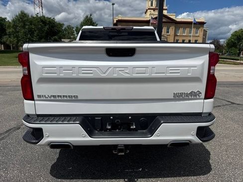 Used 2020 Chevrolet Silverado 1500 High Country w/ Technology Package AWD/4WD image 4