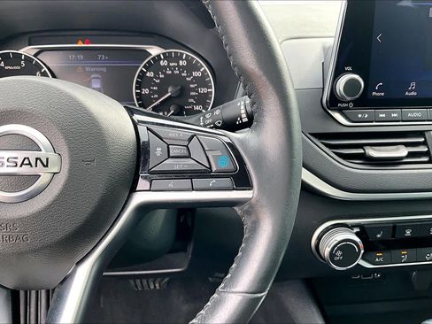 Certified 2022 Nissan Altima 2.5 SV w/ SV Premium Package FWD image 25