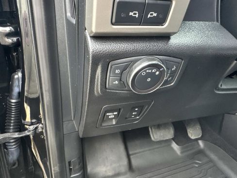 Used 2019 Ford F150 Lariat w/ Equipment Group 502A Luxury image 21