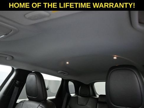 Used 2023 Jeep Cherokee Altitude Lux AWD/4WD image 36