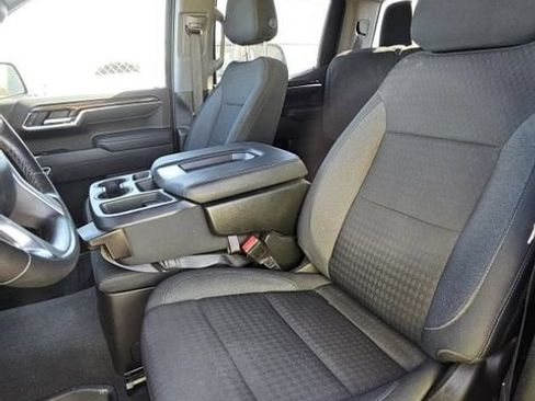 Used 2022 Chevrolet Silverado 1500 LT w/ Protection Package AWD/4WD image 3