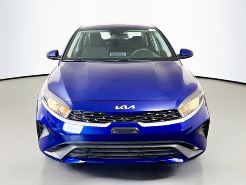 Used 2023 Kia Forte LXS image 2