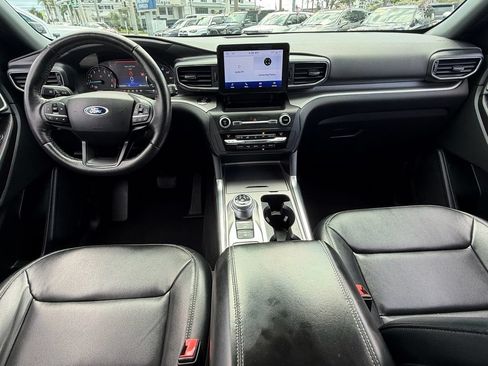 Used 2020 Ford Explorer XLT w/ Equipment Group 202A RWD image 15