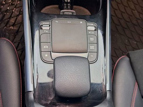 Used 2021 Mercedes-Benz GLB 250 4MATIC image 19