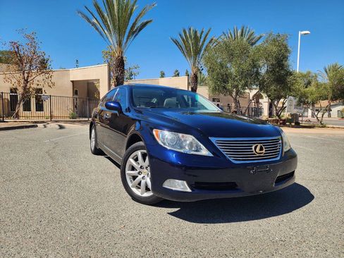 Used 2009 Lexus LS 460 RWD image 2
