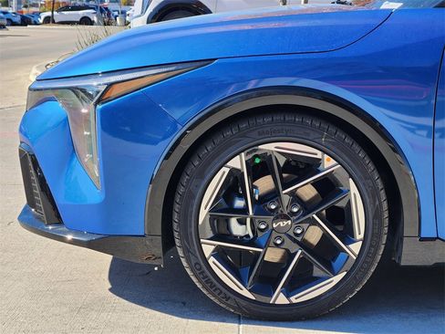 New 2025 Kia K4 GT-Line image 5
