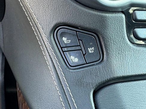 Used 2016 Chevrolet Suburban LTZ image 25