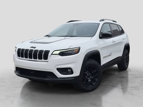 Used 2022 Jeep Cherokee Latitude AWD/4WD image 1