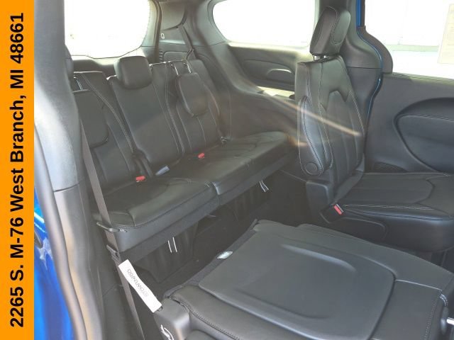 New 2027 Chrysler Pacifica Select AWD/4WD image 41