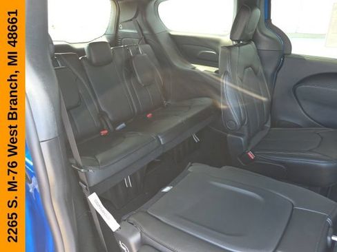 New 2027 Chrysler Pacifica Select AWD/4WD image 41