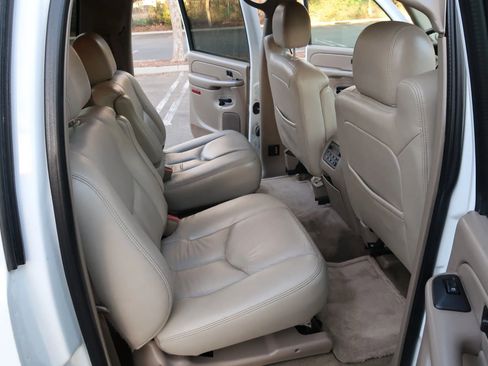 Used 2004 GMC Yukon XL SLT w/ Preferred Equipment Group image 22