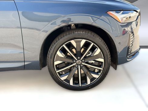 New 2026 Volvo XC60 B5 Ultra w/ Climate Package AWD/4WD image 11