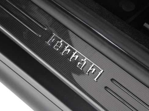 Used 2020 Ferrari 812 Superfast RWD image 40