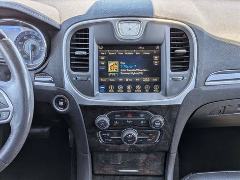 Used 2019 Chrysler 300 Limited w/ Safetytec Plus Group RWD image 14