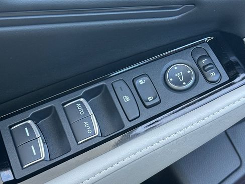 Used 2025 Honda Accord Touring image 14