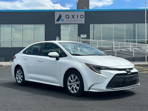 Used 2024 Toyota Corolla LE FWD image 1