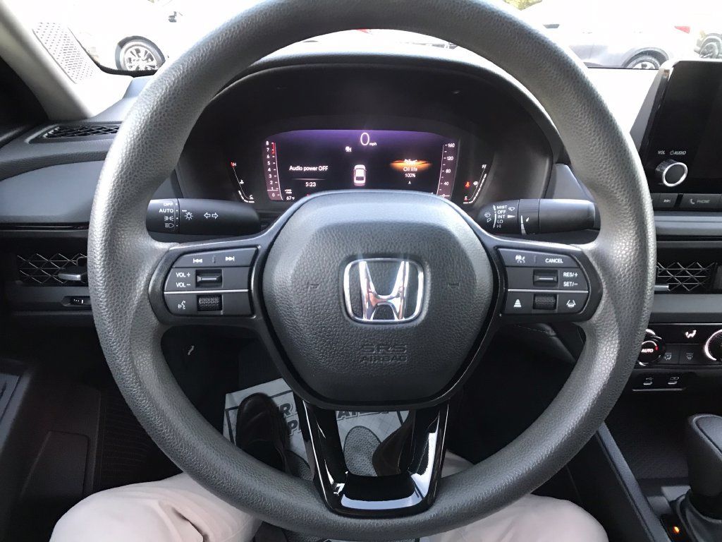 Certified 2023 Honda Accord EX image 9