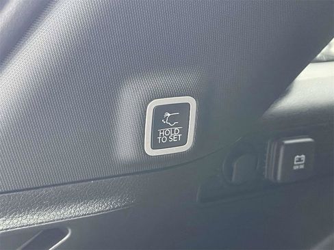 New 2025 Jeep Grand Cherokee Laredo w/ Luxury Tech Group I image 21