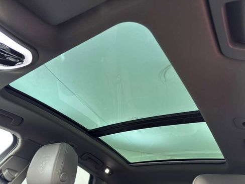 Used 2023 Porsche Macan image 12