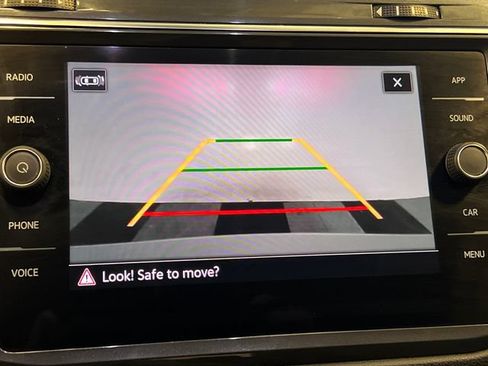 Certified 2023 Volkswagen Tiguan SE w/ Panoramic Sunroof Package FWD image 25