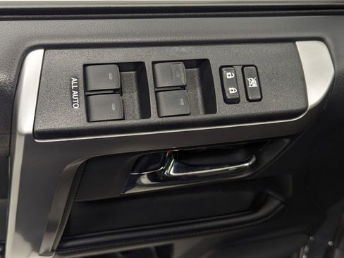 Used 2024 Toyota 4Runner SR5 image 18