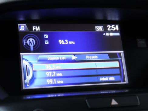 Used 2017 Acura MDX SH-AWD image 12