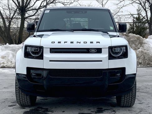 New 2026 Land Rover Defender 110 X-Dynamic SE image 3