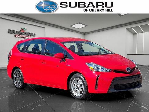 Used 2017 Toyota Prius V Two image 1