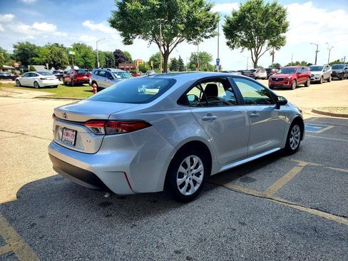 Used 2025 Toyota Corolla LE FWD image 5