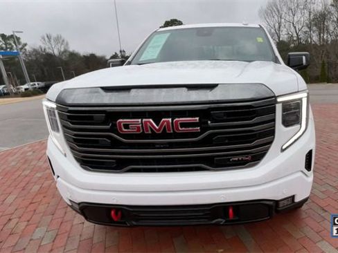 Used 2024 GMC Sierra 1500 AT4 w/ Technology Package image 4