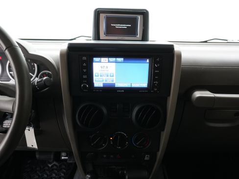 Used 2009 Jeep Wrangler Rubicon w/ Dual Top Group AWD/4WD image 23
