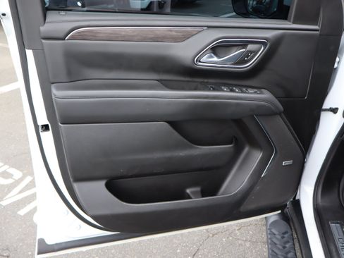 Used 2023 Chevrolet Tahoe Z71 w/ Luxury Package AWD/4WD image 17