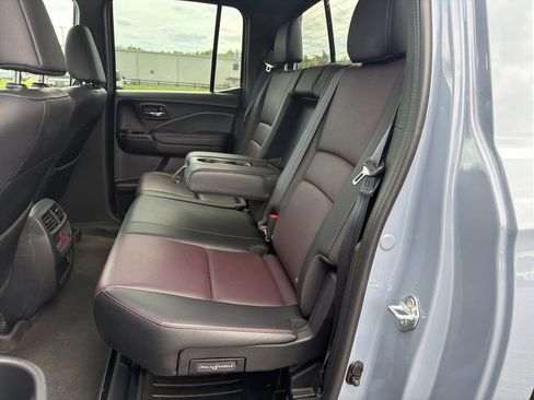 Used 2022 Honda Ridgeline Black Edition image 13