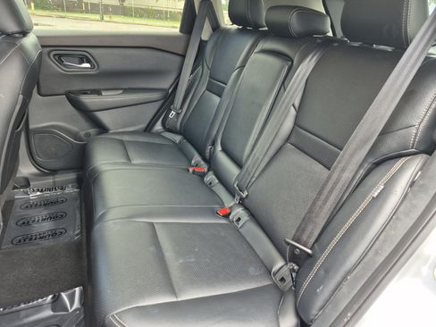 Certified 2021 Nissan Rogue SV FWD image 20