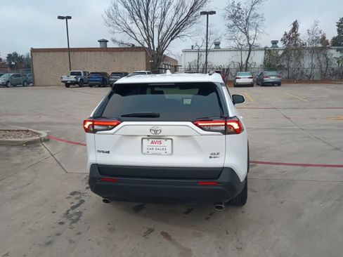 Used 2025 Toyota RAV4 XLE image 10