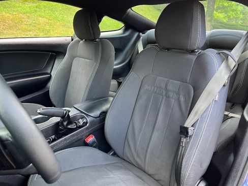 Used 2019 Ford Mustang Coupe RWD image 9