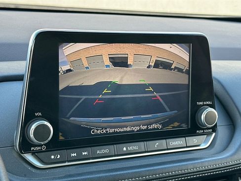 Used 2023 Nissan Rogue SV image 22