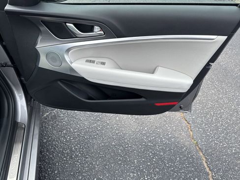 New 2025 Genesis G70 2.5T w/ Sport Prestige Package image 17