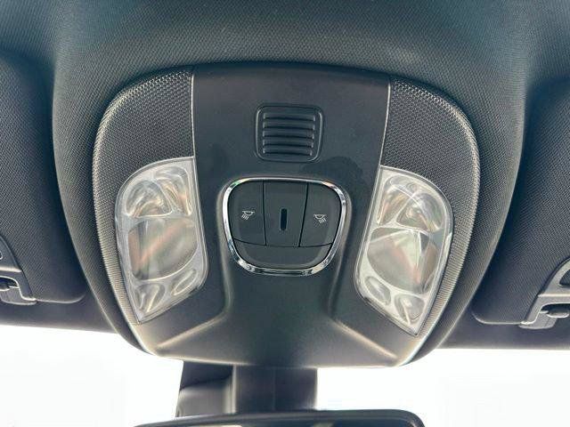 Certified 2025 Jeep Compass Limited AWD/4WD image 20