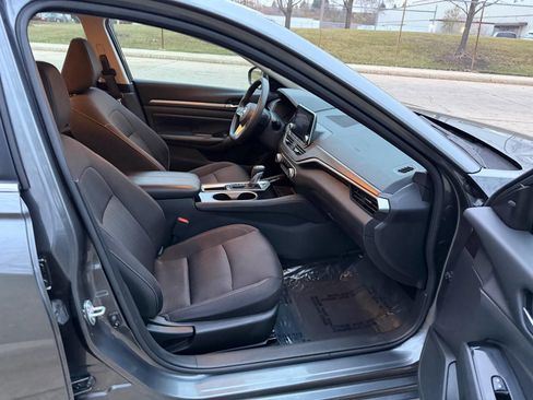 Used 2023 Nissan Altima 2.5 SV image 23