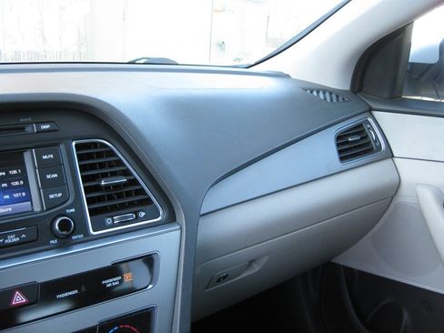 Used 2015 Hyundai Sonata SE w/ Option Group 02 image 20