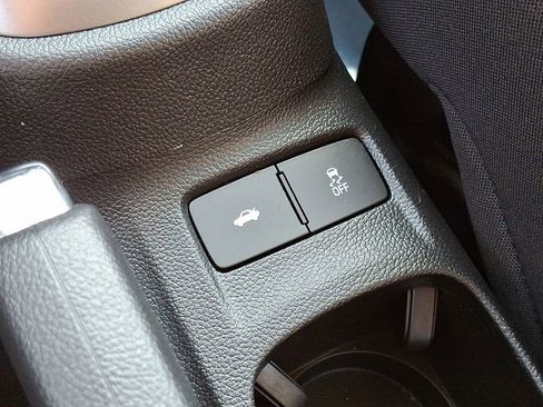 Used 2020 Chevrolet Sonic LT image 24