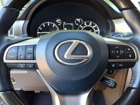 Certified 2021 Lexus GX 460 Premium w/ Premium Package AWD/4WD image 9
