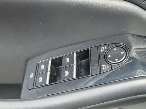 Used 2024 MAZDA MAZDA3 s FWD image 34