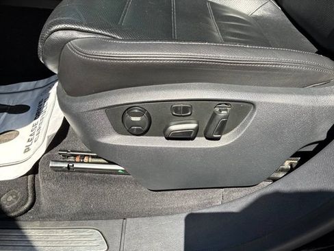 Used 2017 Volkswagen Touareg Wolfsburg Edition AWD/4WD image 12