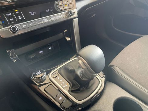 Used 2025 Kia Seltos S image 36