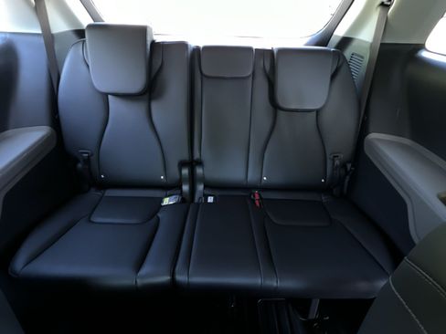 New 2026 Kia Carnival FWD image 42