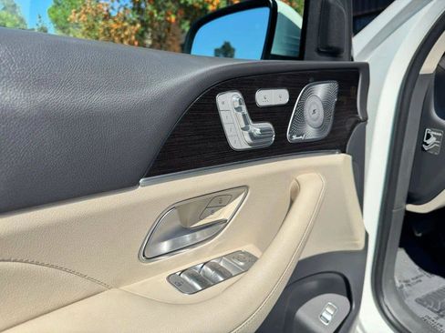 Used 2020 Mercedes-Benz GLS 450 4MATIC image 10