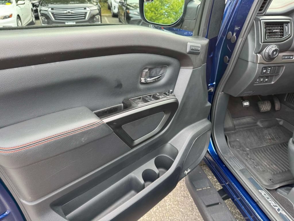 Used 2024 Nissan Titan PRO-4X w/ Pro-4x Convenience Package AWD/4WD image 18