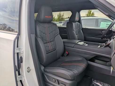 New 2026 Nissan Armada PRO-4X AWD/4WD image 37
